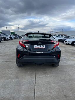 
										Toyota C-HR full									