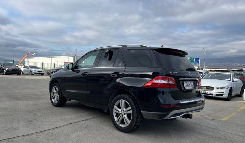 
								Mercedes-Benz ML-Class full									