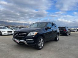 
										Mercedes-Benz ML-Class full									