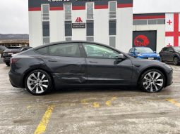 
										Tesla MODEL 3 full									