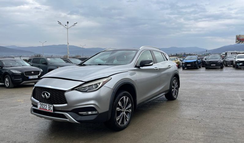 
								2016 Infiniti QX30 full									