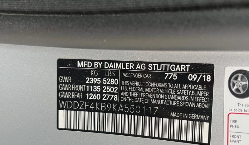 
								MERCEDES-BENZ E300 full									