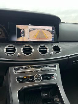 
										MERCEDES-BENZ E300 full									