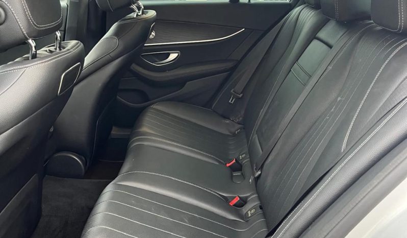 
								MERCEDES-BENZ E300 full									