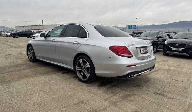 
								MERCEDES-BENZ E300 full									