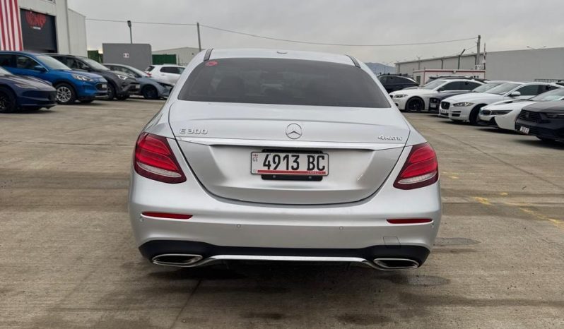 
								MERCEDES-BENZ E300 full									