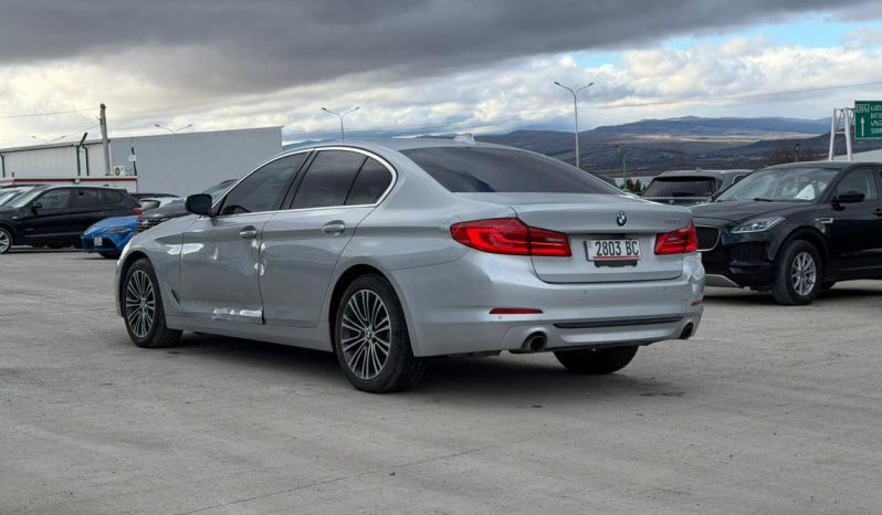
								BMW 5 Series full									