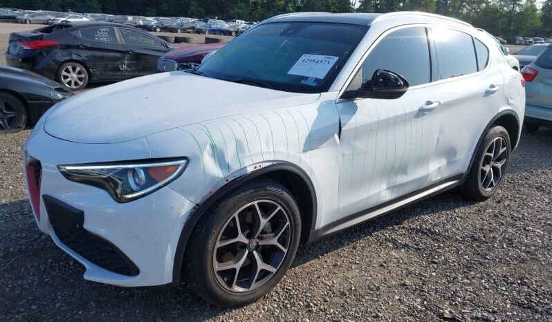 
								2019 Alfa Romeo Stelvio full									