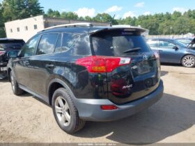 TOYOTA RAV 4 XLE