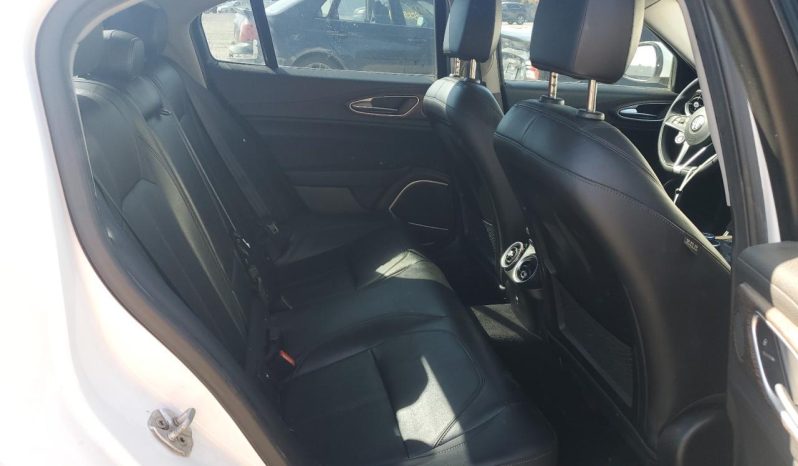 
								Alfa Romeo Giulia full									