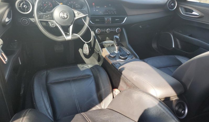 
								Alfa Romeo Giulia full									