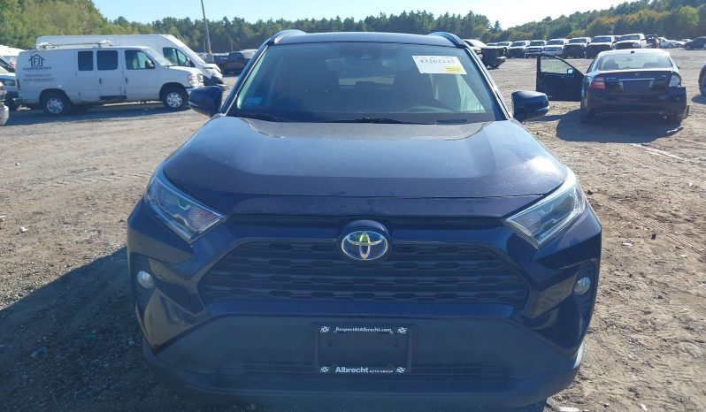 
								2020 Toyota RAV4 full									