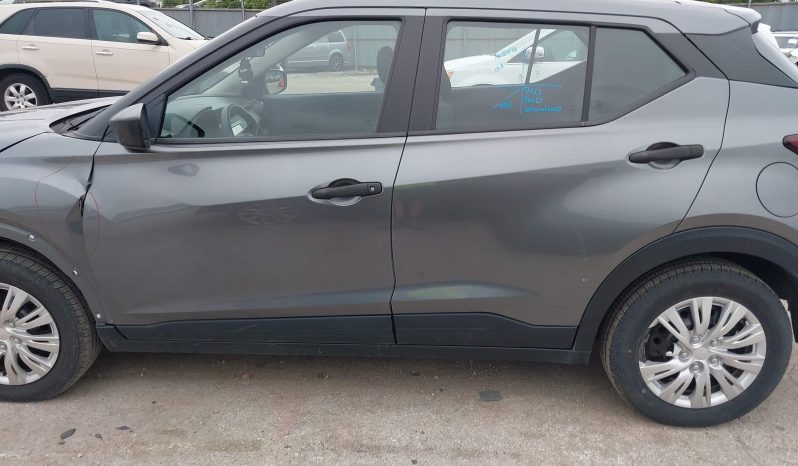 
								Nissan Kicks full									