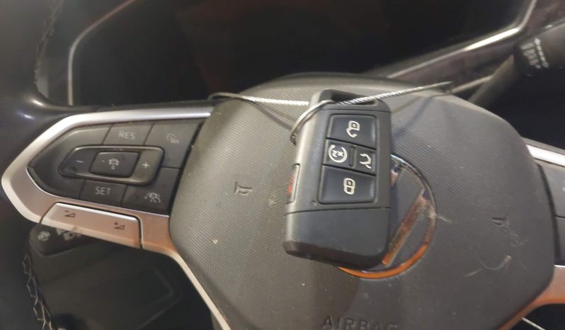 
								Volkswagen Tiguan full									