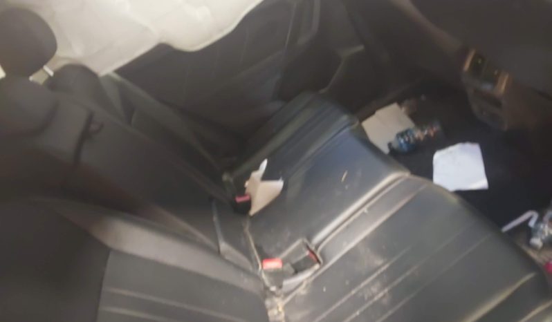 
								Volkswagen Tiguan full									