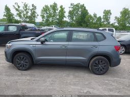 
										Volkswagen Taos full									