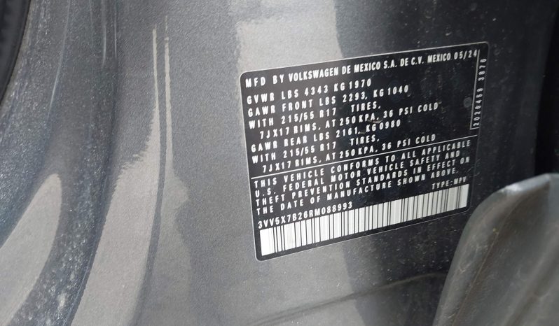 
								Volkswagen Taos full									