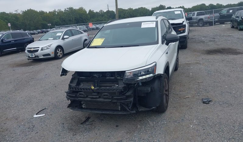 
								2022 Volkswagen Taos full									