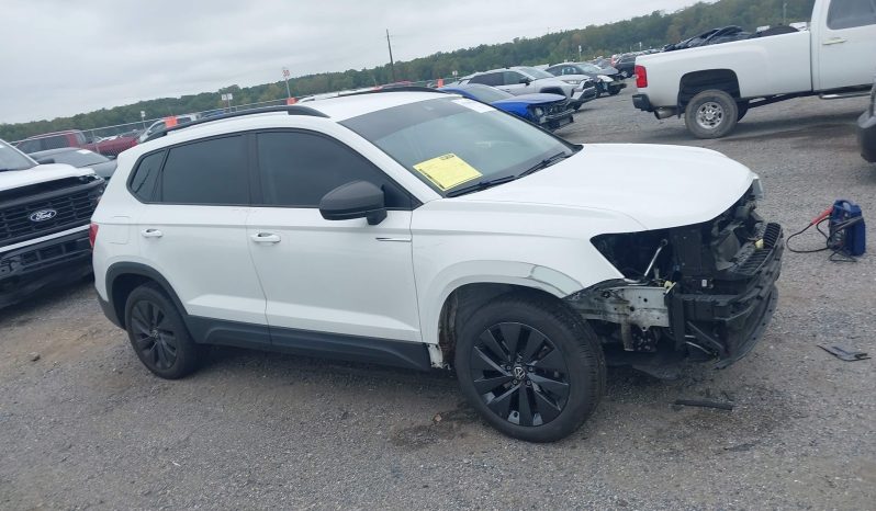 
								2022 Volkswagen Taos full									