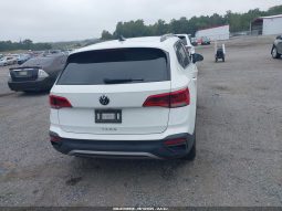 
										2022 Volkswagen Taos full									