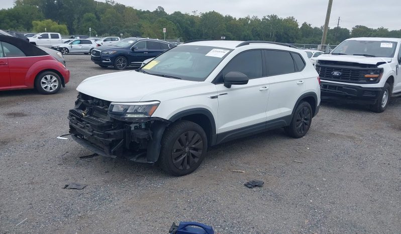 
								2022 Volkswagen Taos full									