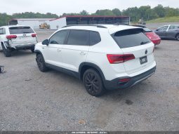 
										2022 Volkswagen Taos full									