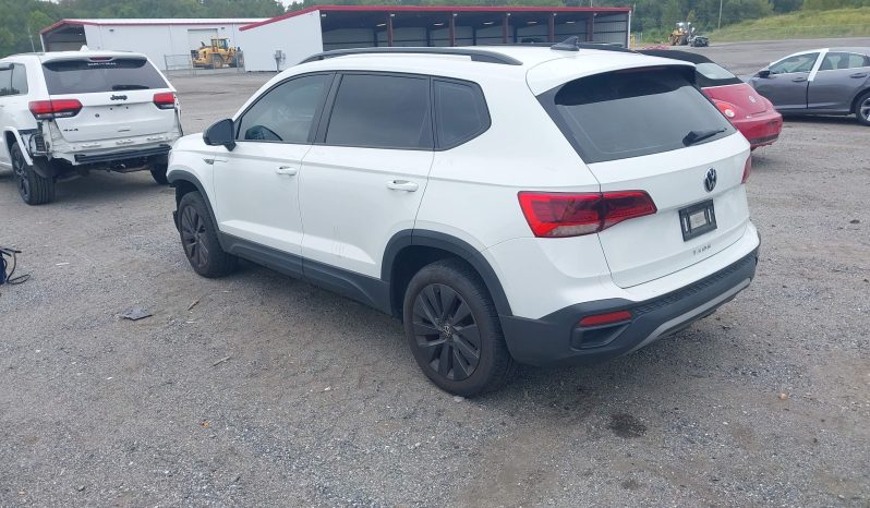 
								2022 Volkswagen Taos full									