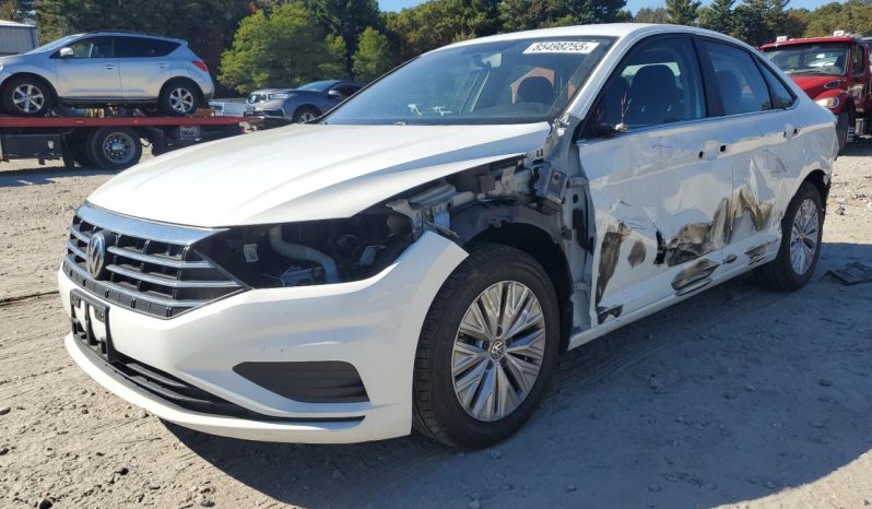 
								Volkswagen Jetta full									