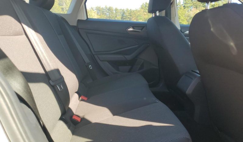 
								Volkswagen Jetta full									