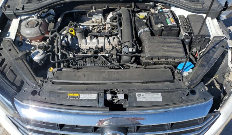 
								Volkswagen Jetta full									