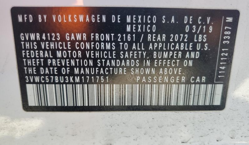 
								Volkswagen Jetta full									