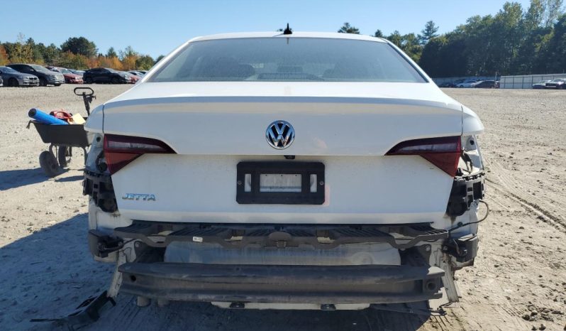 
								Volkswagen Jetta full									