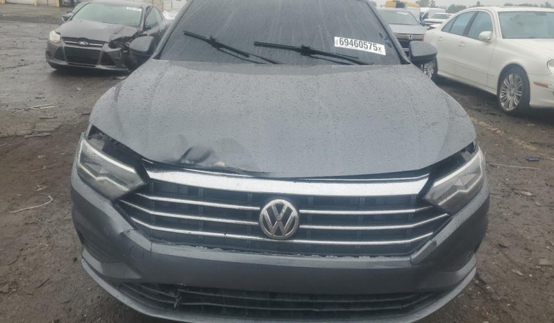 
								VOLKSWAGEN JETTA full									