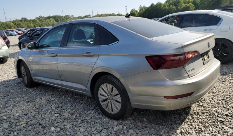 Volkswagen Jetta full