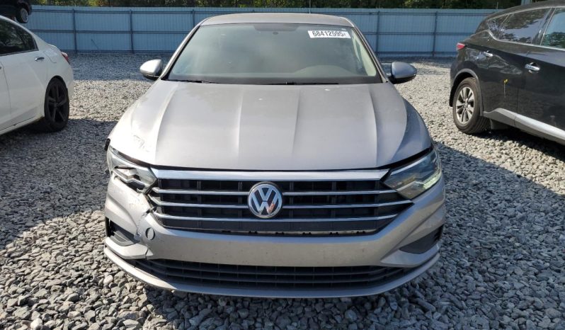 Volkswagen Jetta full