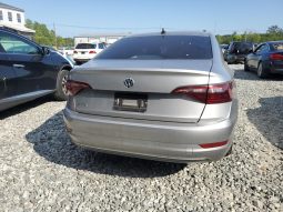Volkswagen Jetta full