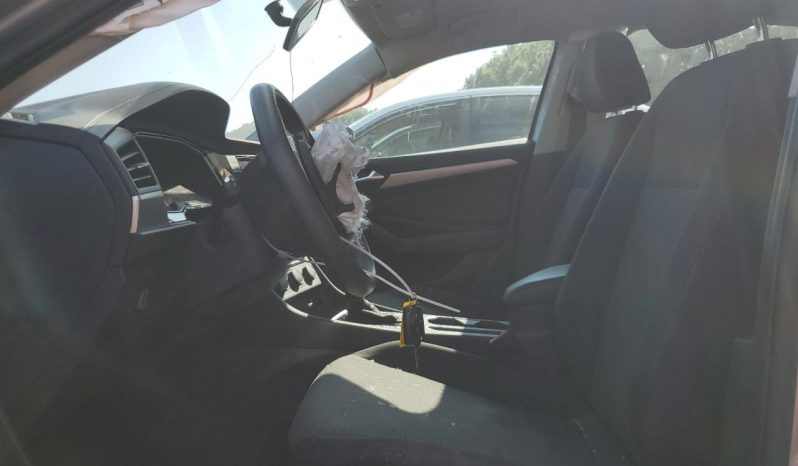 Volkswagen Jetta full