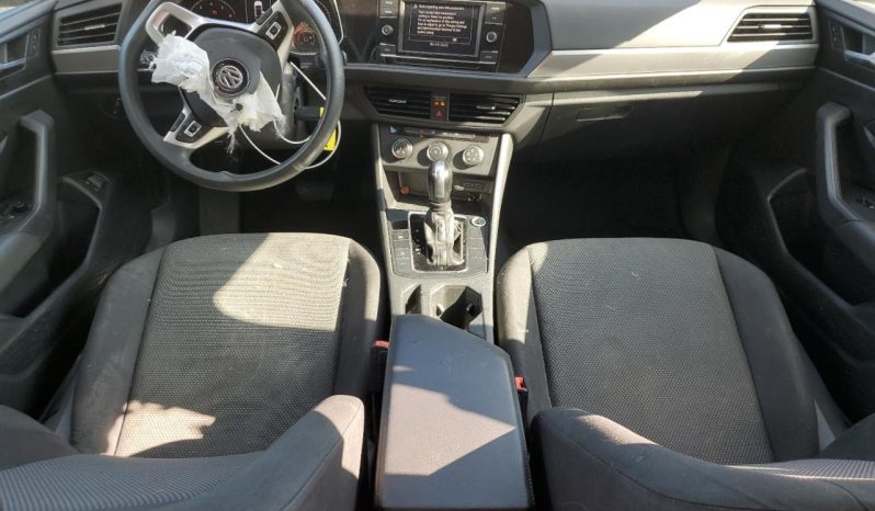 Volkswagen Jetta full