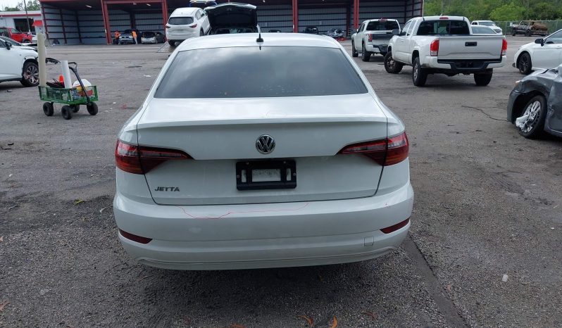 
								VOLKSWAGEN JETTA full									