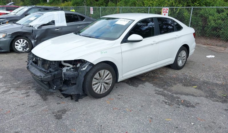 
								VOLKSWAGEN JETTA full									