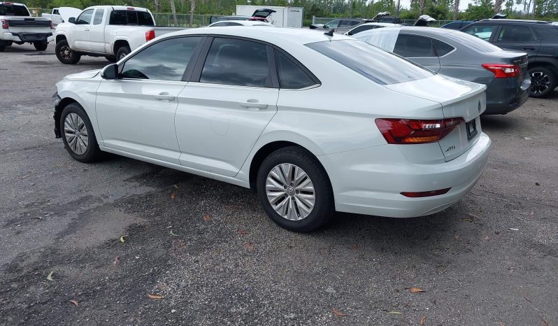 
								VOLKSWAGEN JETTA full									