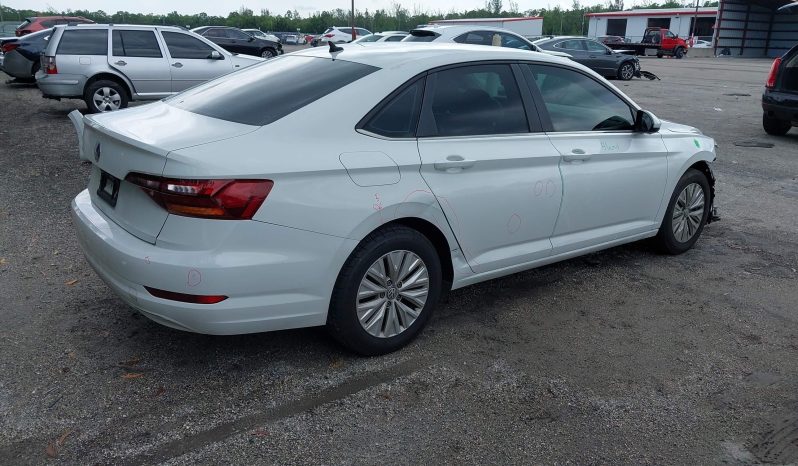 
								VOLKSWAGEN JETTA full									