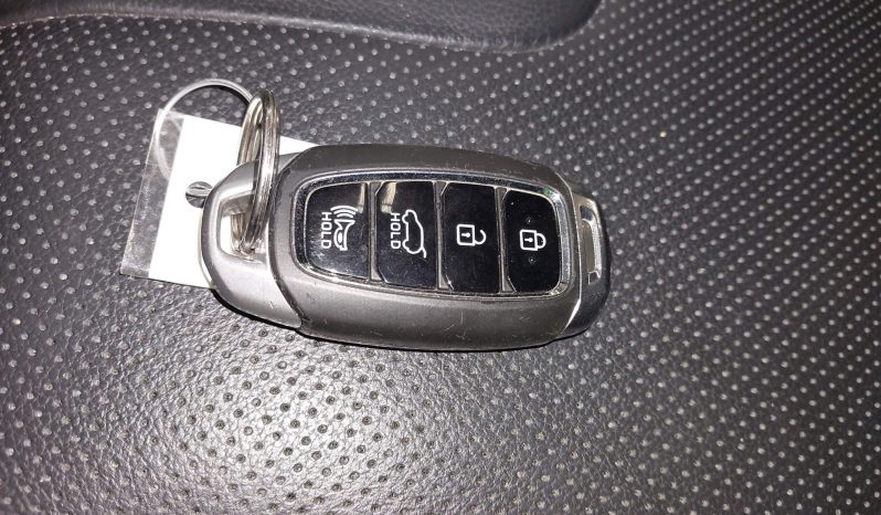 
								HYUNDAI SANTA FE full									