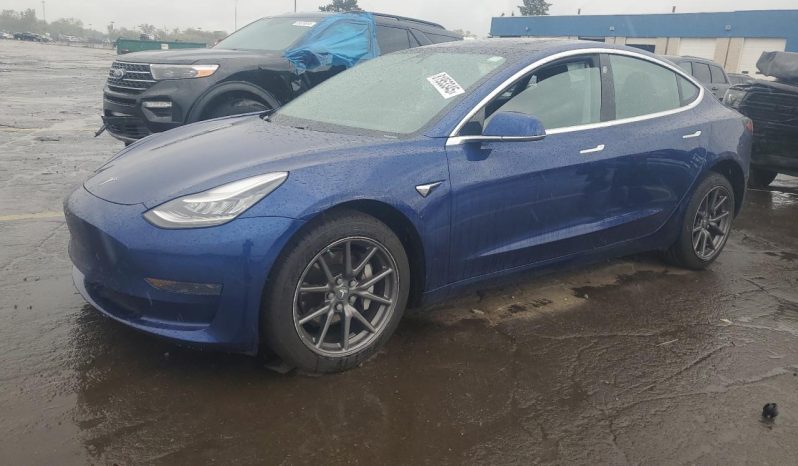 
								Tesla MODEL 3 full									