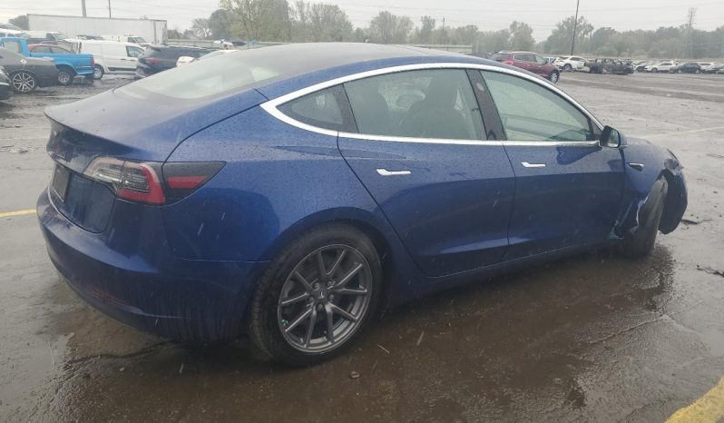 
								Tesla MODEL 3 full									