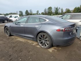 Tesla MODEL S