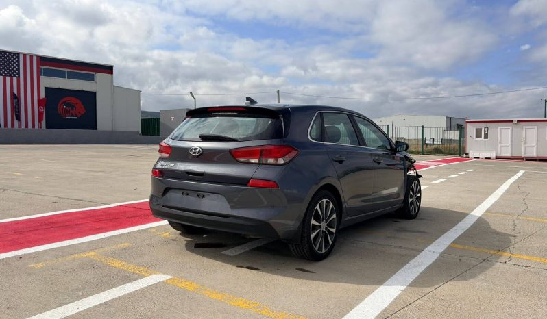 
								HYUNDAI ELANTRA GT full									