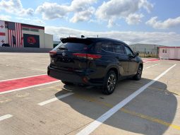 
										TOYOTA HIGHLANDER XLE full									