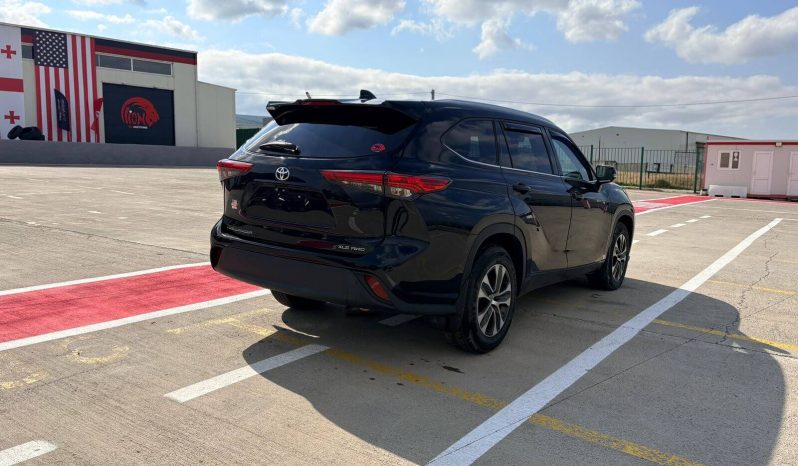 
								TOYOTA HIGHLANDER XLE full									