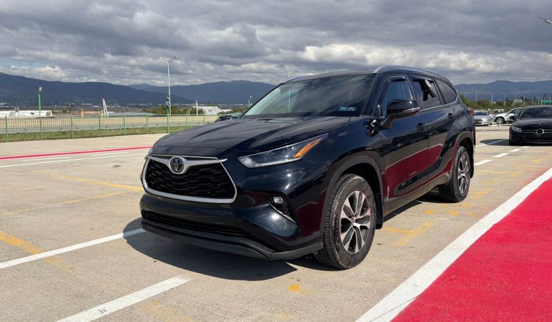 
								TOYOTA HIGHLANDER XLE full									